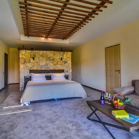 Aya Estate Relais & Chateaux 4*