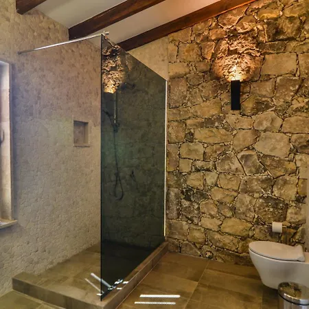 Aya Estate Relais & Chateaux メルニック