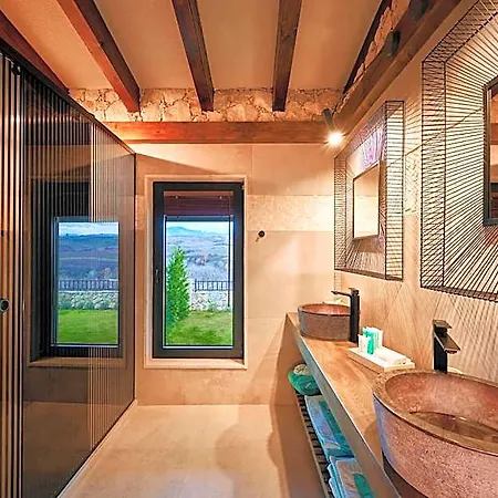 Semesteranläggning (resort) Aya Estate Relais & Chateaux