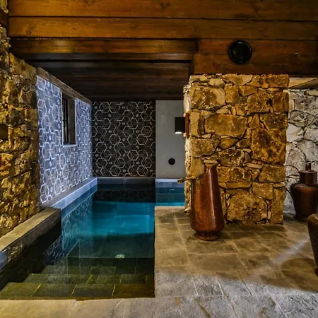 Zornitza Family Estate Relais & Chateaux 3* מלניק